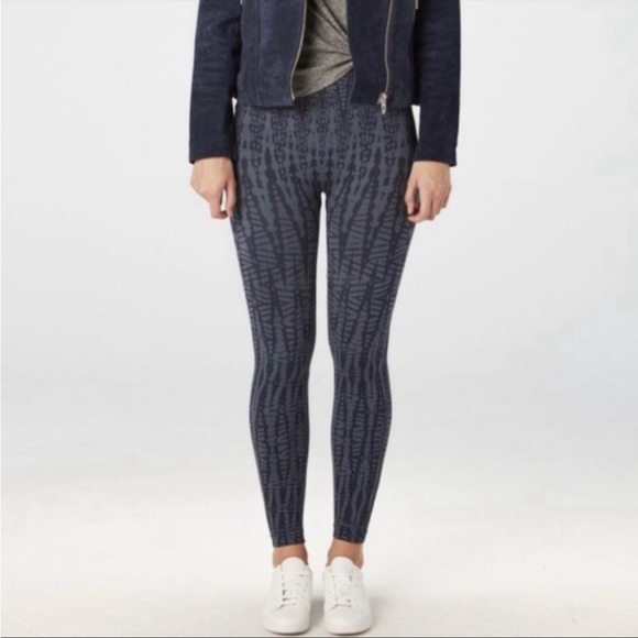 SPANX | Look At Me Now Blue Gray Print Leggings XL  EUC B2 - Picture 1 of 7